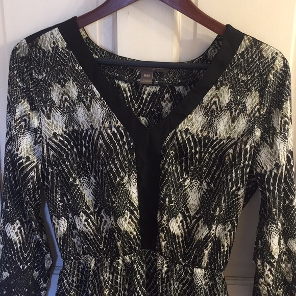 Charlie Jade snake print long sleeve dress - Picture 2 of 4